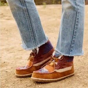 Minnetonka Brown and Tan Moccasins